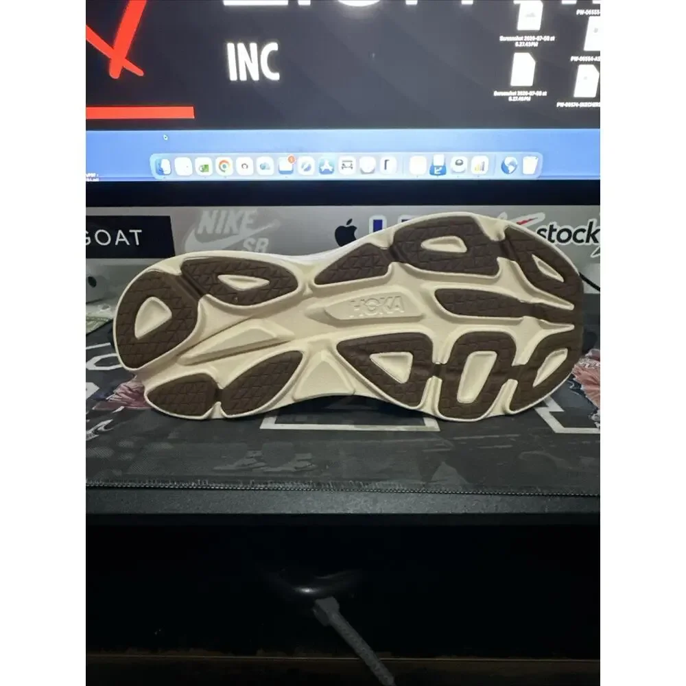 New Men's Size 11.5 D Hoka Bondi 8 Light Brown Running Shoes 1123202-SHF